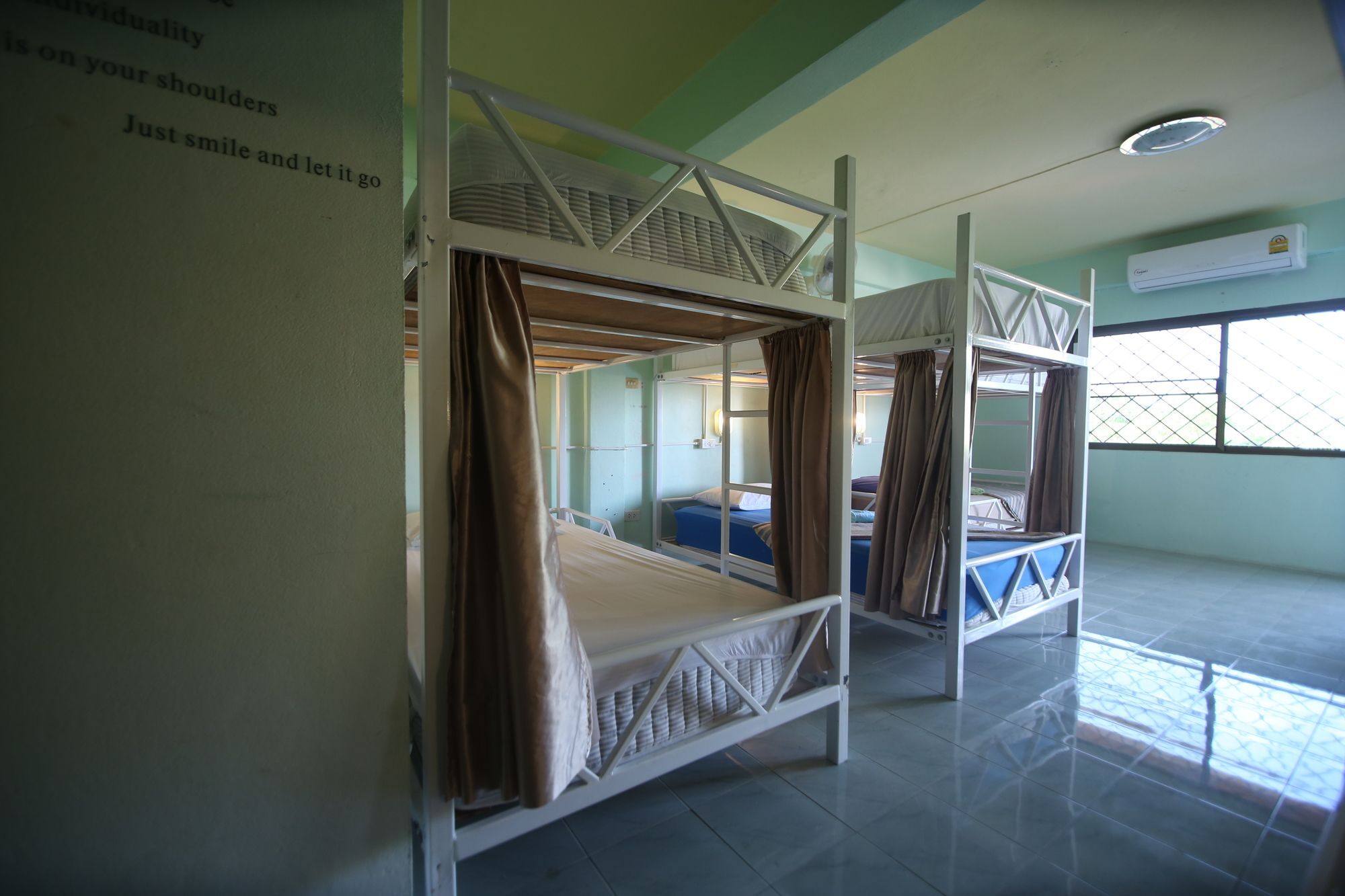 Cube Hostel Krabi town Esterno foto